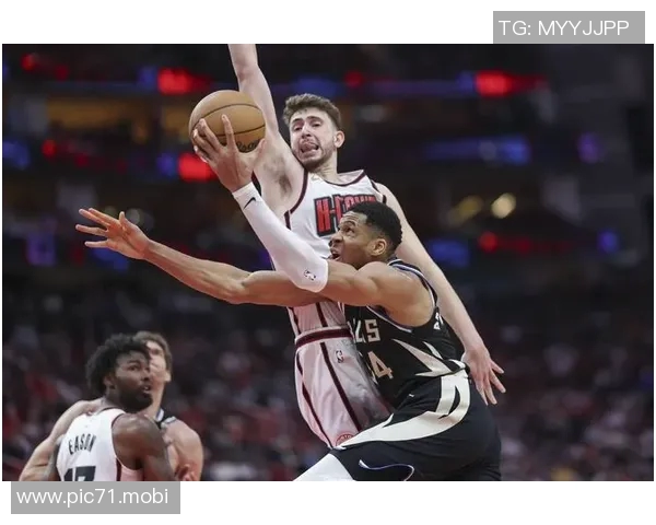 火箭一日悲喜两重天！申京顶替亚历山大进全明星，却遭雄鹿截胡心仪后卫