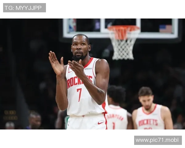 防不住，失误多，火箭队被黄蜂队碾压没有后卫真不行，杜兰特沮丧