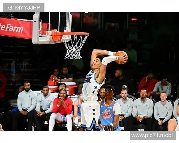 面对勇士打出了统治级的表现！快船应该让内线新秀进入先发阵容？