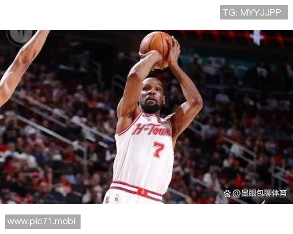 大聪明！格林还剩0.1秒发边线球，直接砸杜兰特小腿耗尽时间